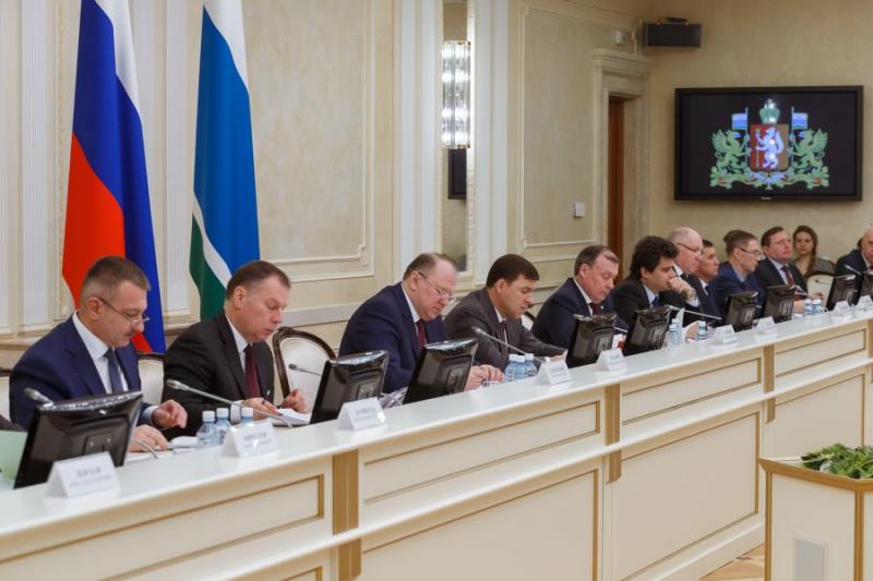 Николай Цуканов и Евгений Куйвашев обсудили ход реализации «майского» указа Президента России в Свердловской области