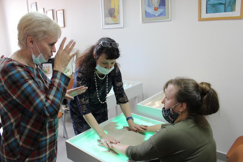 В Свердловской области развиваются возможности реабилитации людей с инвалидностью по слуху