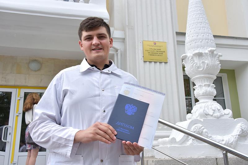 Где родился, там и сгодился – более 300 выпускников медуниверситета начнут работать в муниципалитетах Свердловской области 