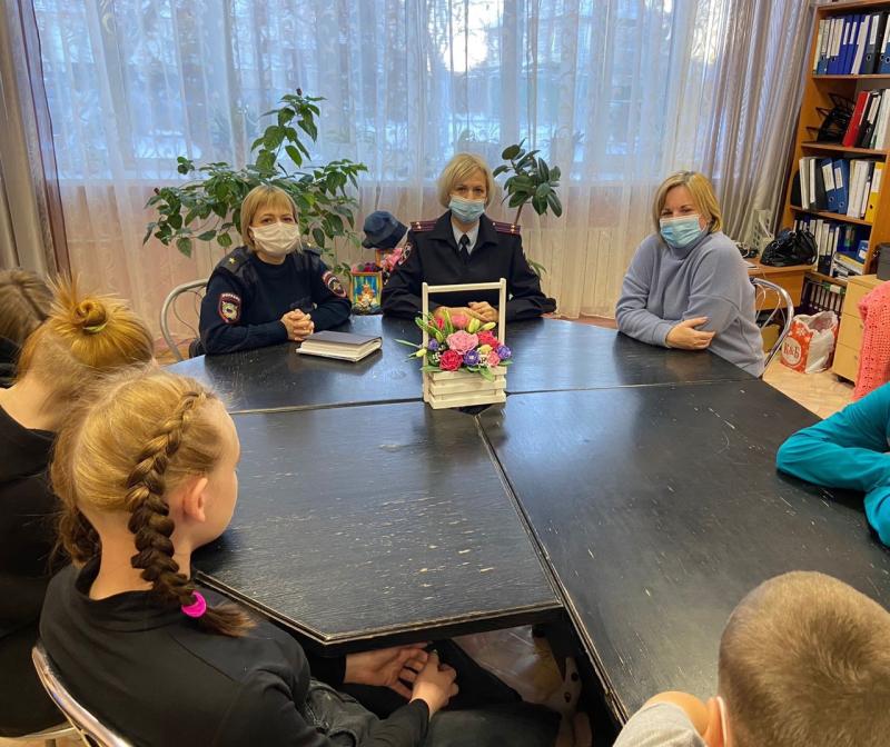 О правах — за круглым столом