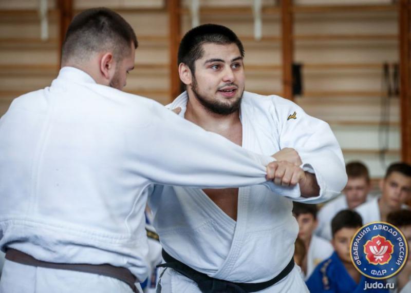 В рамках чемпионата России по дзюдо в Екатеринбурге мастер-класс юным спортсменам дал Тамерлан Башаев