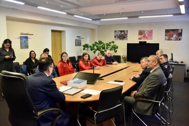 Свердловские самбисты завоевали в 2022 году более ста призовых мест на соревнованиях самого высокого уровня