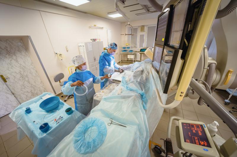 Уральские врачи спасли пациентку с инсультом, удалив тромб из сосуда головного мозга