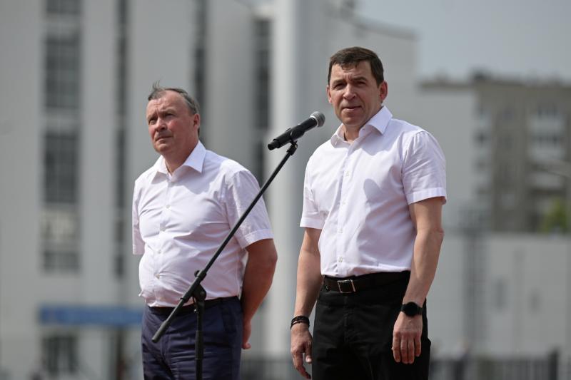 Евгений Куйвашев и Алексей Орлов открыли легкоатлетический стадион «Калининец», реконструкция которого завершена в год 300-летия Екатеринбурга