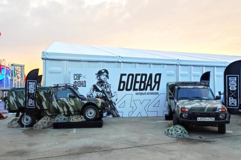 Благодаря народным пожертвованиям сделан новый военный автомобиль