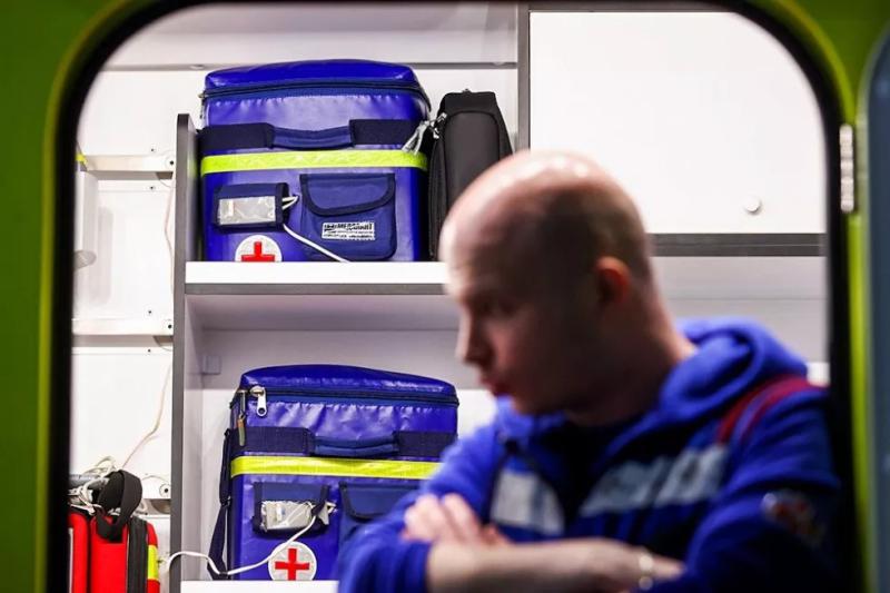 Лечат с угрозой для жизни: За полгода в России зафиксировано 820 нападений на врачей