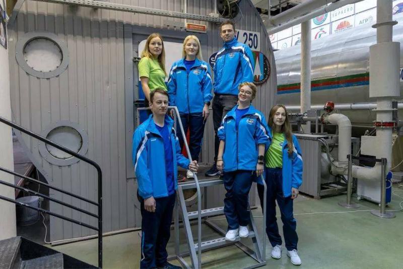 Начался уникальный "лунный" эксперимент: зачем шестерых испытателей-добровольцев на год закрыли под замок