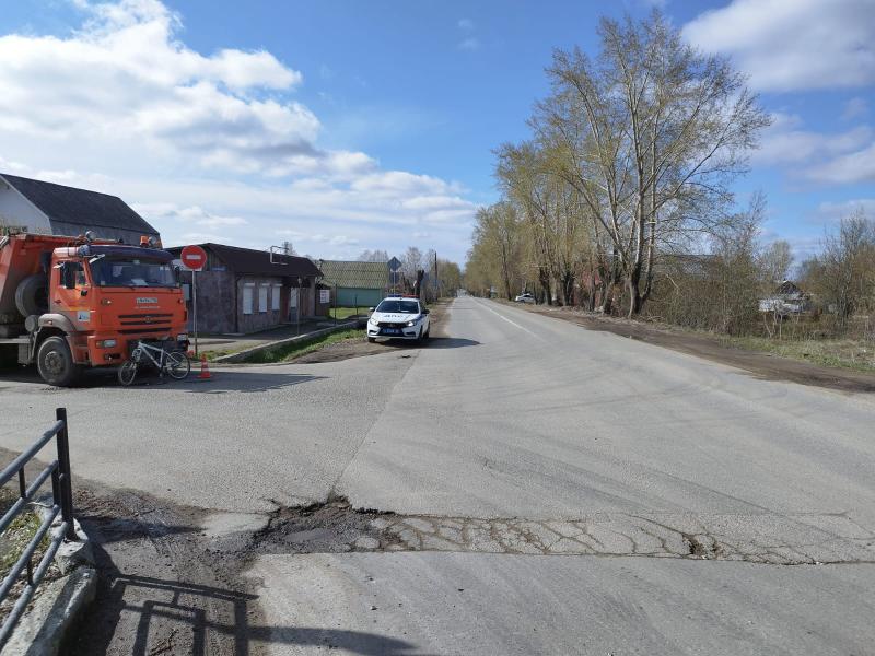 С участием КАМАЗа и велосипеда