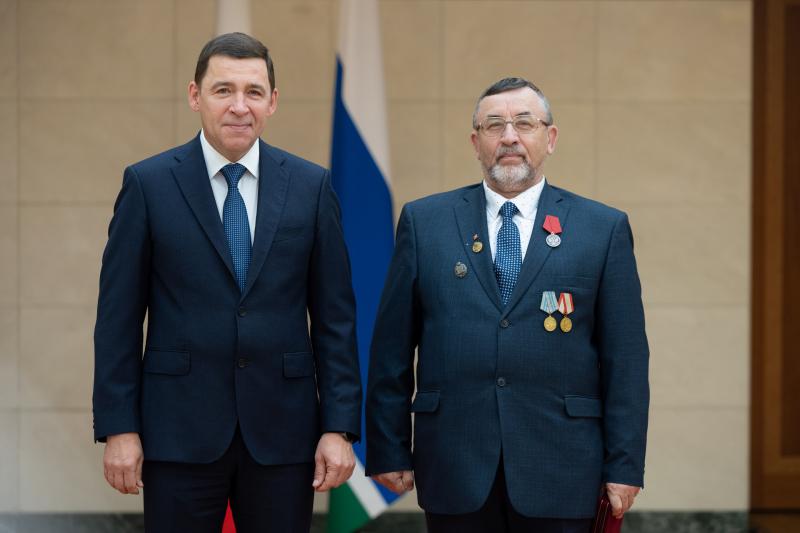 Евгений Куйвашев вручил государственные и региональные награды выдающимся уральцам