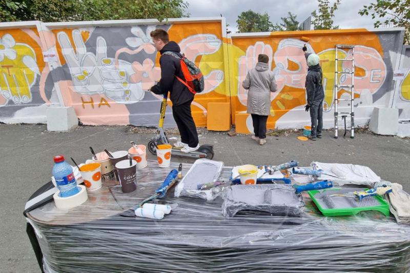 Как уличные художники вместе с горожанами преображают Екатеринбург