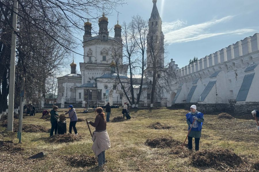 Более 80 тысяч уральцев навели порядок на общественных территориях Свердловской области в рамках «Месячника чистоты»