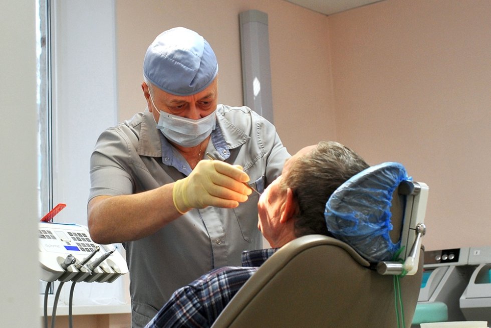 «Угроза для улыбки». Академик Шестакова рассказала, почему диабетикам нужно бывать у стоматолога не реже чем раз в полгода