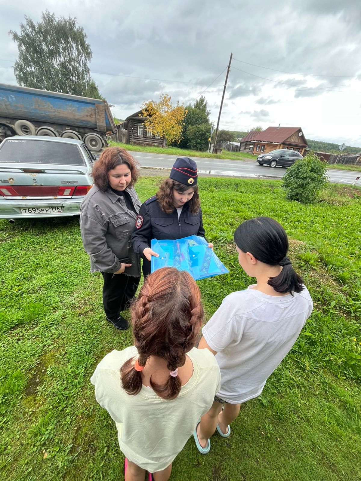 Сотрудники невьянской полиции приняли участие в ежегодной благотворительной акции «Помоги пойти учиться»