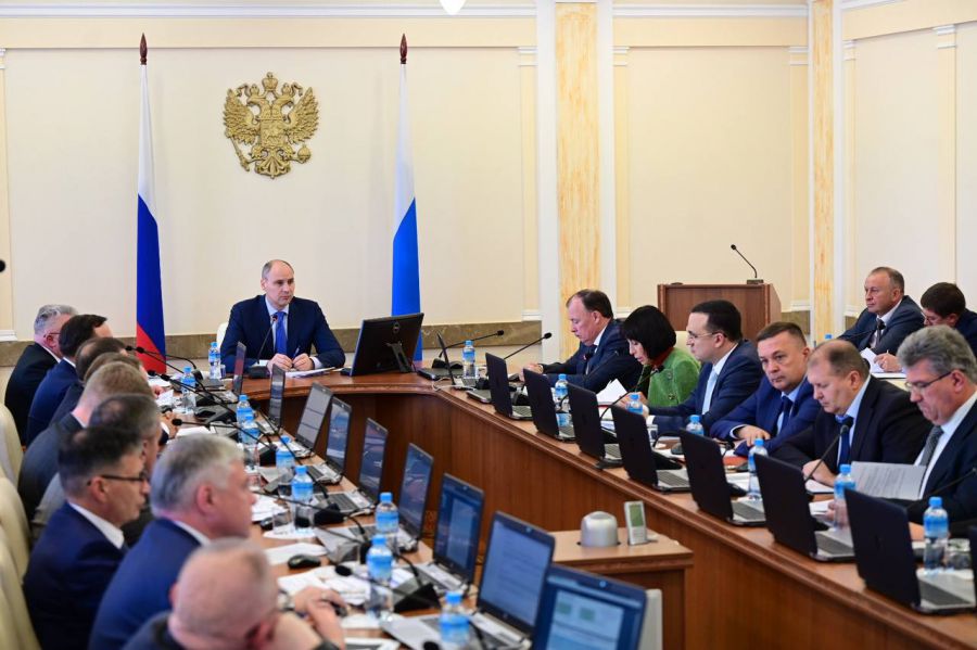 Денис Паслер вдвое увеличил размер компенсации расходов на аренду жилья для свердловских медиков — до 20 тысяч рублей