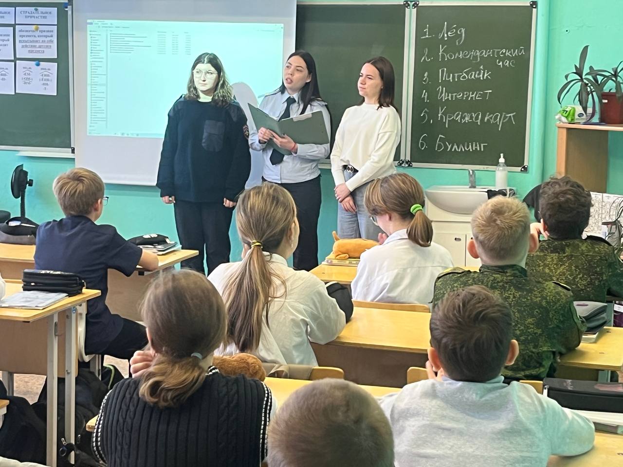 На территории Невьянского района проходит оперативно-профилактическое мероприятие «Комендантский патруль»