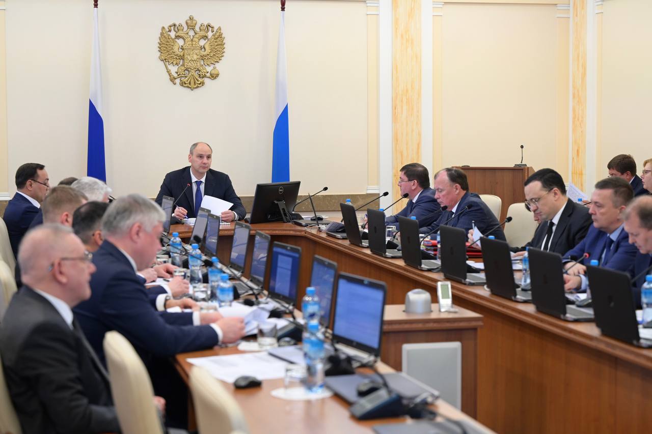 Денис Паслер на заседании правительства Свердловской области принял решения, касающиеся различных категорий свердловчан