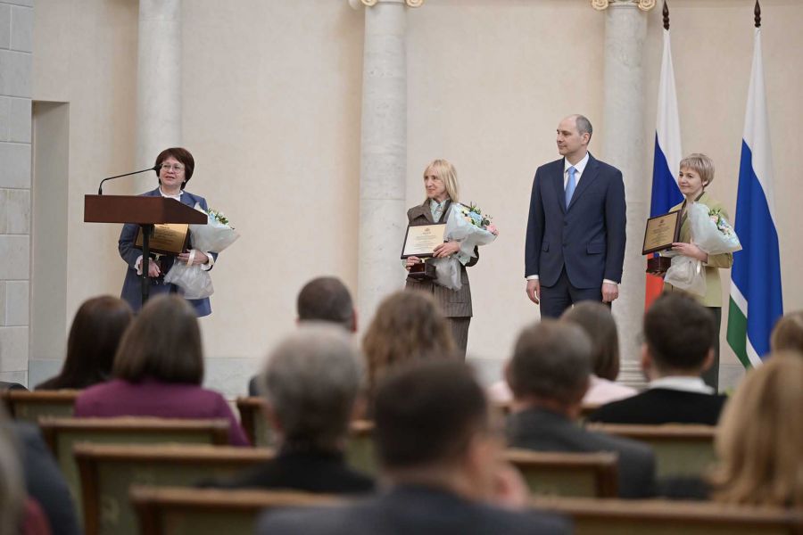Денис Паслер вручил награды работникам сферы культуры Свердловской области накануне профессионального праздника