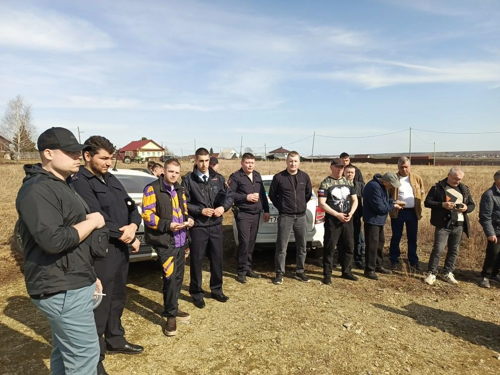 Ветераны и ныне действующие сотрудники МО МВД России «Невьянский» почтили память своего коллеги Олега Ждановских